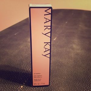 Mary Kay oil mattifier